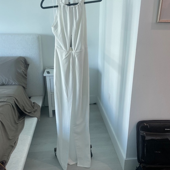 NWT Showpo Banneth Open Front White Formal Maxi Dress - Picture 5 of 8